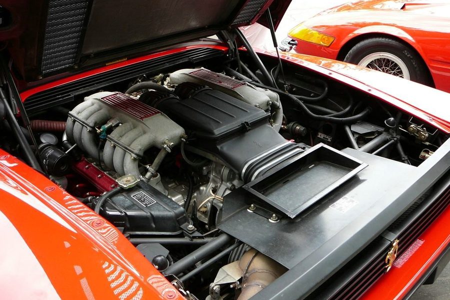 Ferrari Testarossa Flat-12