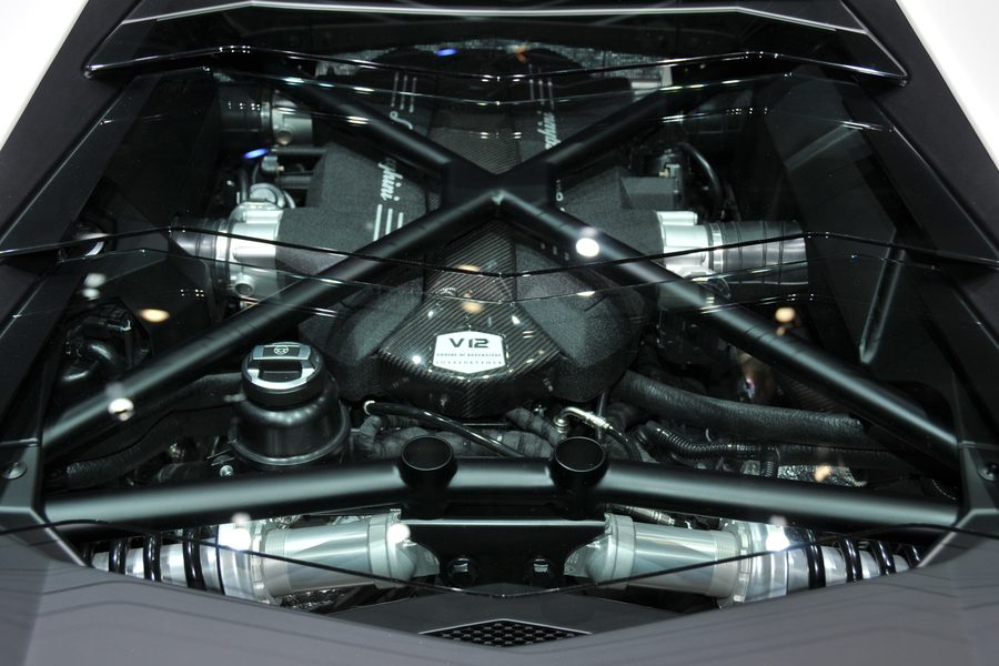 Lamborghini V12
